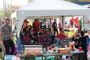 chicago-notre-dame-tailgatebusrentals-notre-dame-tailgateimg_7182_14-800w